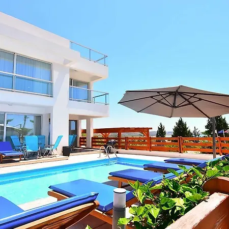 Luxury 5 Bedroom With Pool In Coral Bay Willa