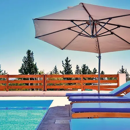 Willa Luxury 5 Bedroom With Pool In Coral Bay Peja