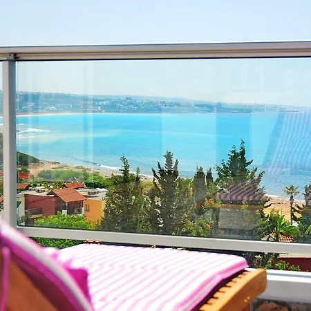 Vilă Luxury 5 Bedroom With Pool In Coral Bay Peyia